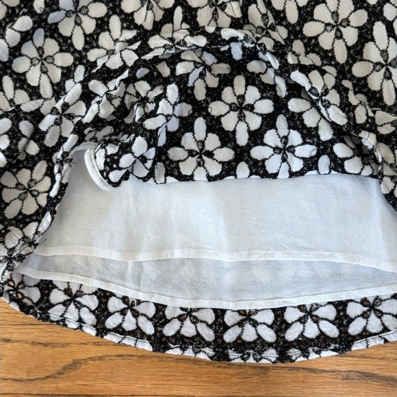 Anthropologie Maeve Coralie Black and White Floral Eyelet Wrap Tank Top size 4 - Picture 3 of 7